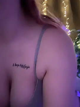 Chat XXX en directo de KellyMoors