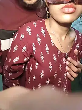 baby_Cpl21's Live XXX Chat