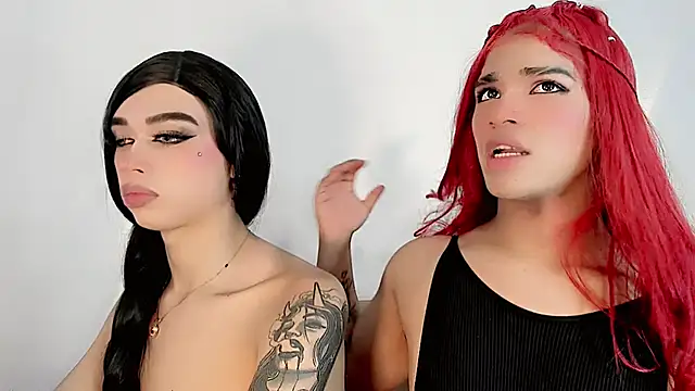 Miss-Saraii: διαδικτυακό σόου στην κάμερα