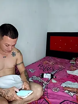 CurlyBitchのライブXXXチャット