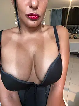 Latina-miss 现场XXX聊天