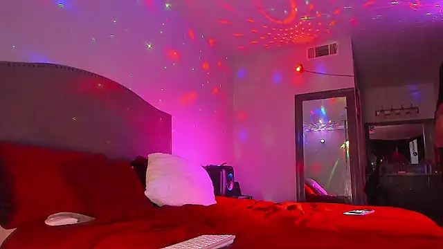 yiauanan Live XXX chat