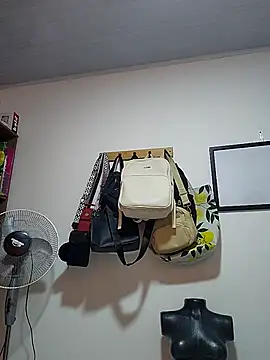 Chat +18 de Sakura_0505 ao vivo