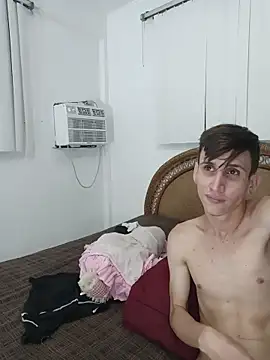 Milfvalesk Adlı Modelin Canlı XXX Sohbeti