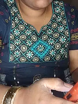 Mia-Telugun Webbikameraesitys