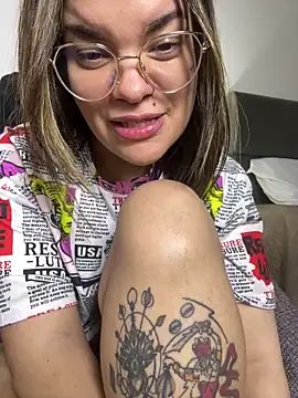 Zyrella Adlı Modelin Canlı XXX Sohbeti