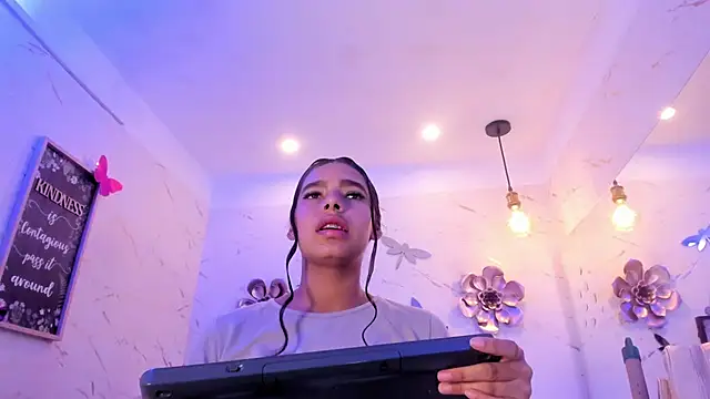 Zoe-Johnson_'s Live XXX Chat