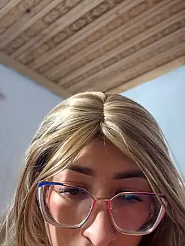 NICOLLE__12's Live XXX Chat