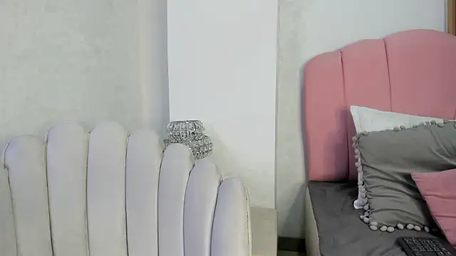 scarlett_smith_3 Adlı Modelin Canlı XXX Sohbeti