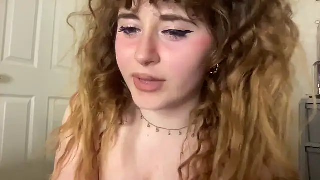 Chat +18 de ariapeachy ao vivo