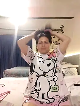 Jacki0128: διαδικτυακό σόου στην κάμερα