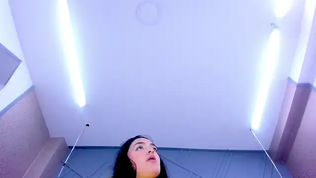 Sara_Burningg: απευθείας συνομιλία ΧΧΧ