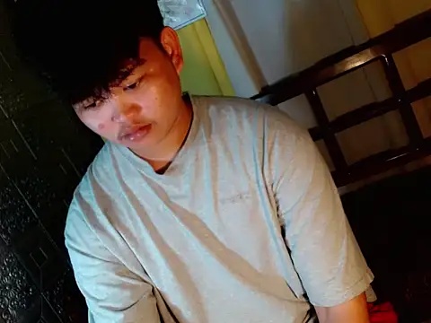 Chatroom XXX en direct de Reynelcock