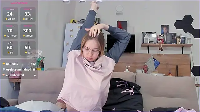 Girl_alone_home 即時 XXX 聊天