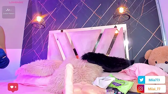 Miia77_ Adlı Modelin Canlı XXX Sohbeti