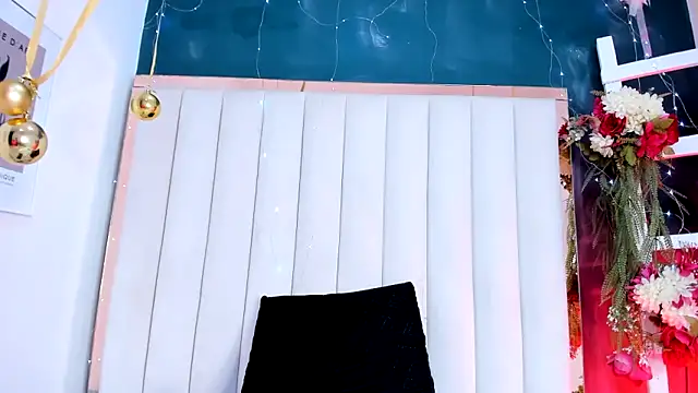 africa_holmes' Live XXX Chat