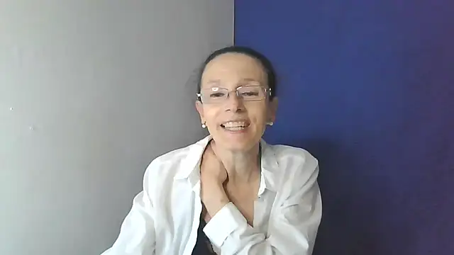 Chat +18 de AuroraLatin ao vivo