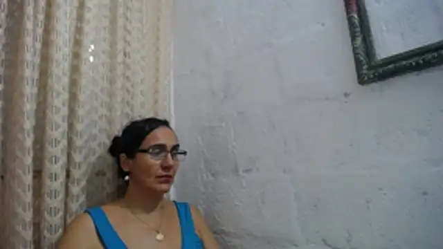 gabbyparker_ Adlı Modelin Canlı XXX Sohbeti