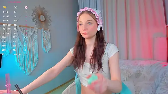 MilliMouse live XXX chat