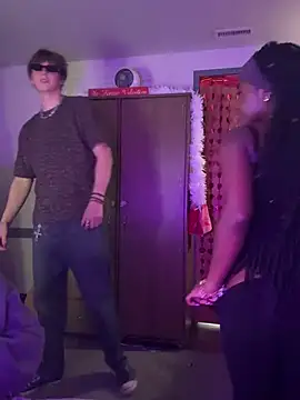 CookiesNcreaming live XXX chat