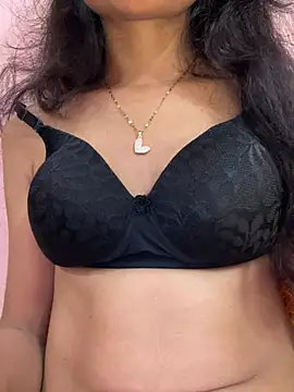 paribaby09 Adlı Modelin Canlı XXX Sohbeti