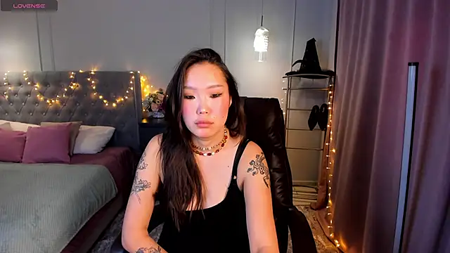ElinaMotion's Live XXX Chat