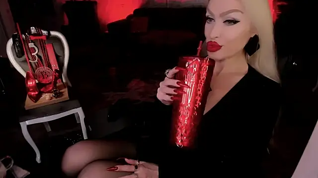 FinDomGod 即時 XXX 聊天