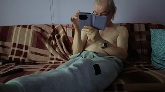 cumloverboyxx69n Live XXX chat