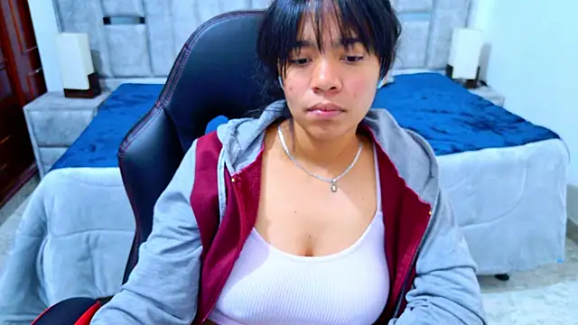 laureentt_ Adlı Modelin Canlı XXX Sohbeti