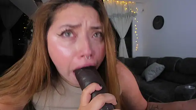 Chatroom XXX en direct de Mariana_Castro9