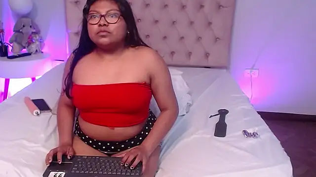 دردشة Kiri_Black_ الجنسية المباشرة