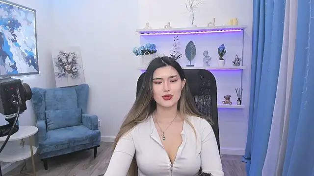 AnneTLi: онлайн-секс-чат