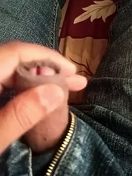 Gujjuuboys élő XXX-chatje