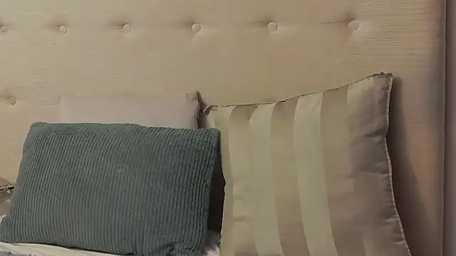 CassieHilton's Live XXX Chat