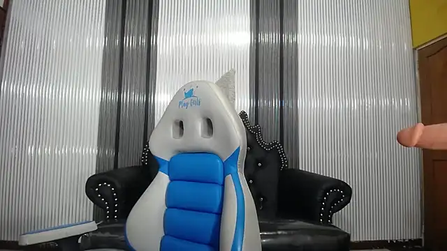 babyschoolgiirl's Live XXX Chat