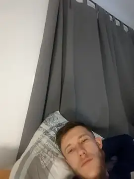 Andreas2335 Live XXX Chat