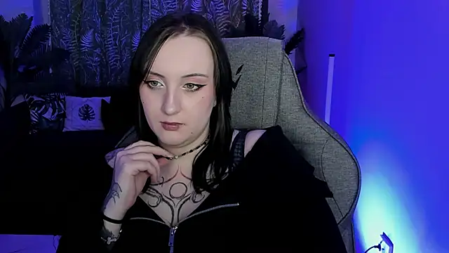 AsheLucker Adlı Modelin Canlı XXX Sohbeti