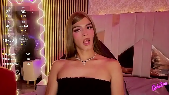 LIHIAN_TAY: διαδικτυακό σόου στην κάμερα