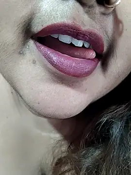 hotbhabhi011 Adlı Modelin Canlı XXX Sohbeti