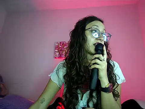 Pinkvixen69 Chat XXX in diretta