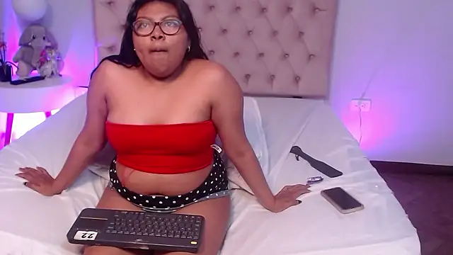 Kiri_Black_ Chat XXX live