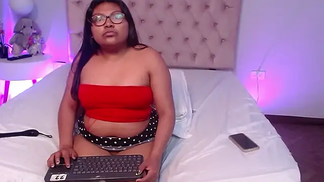 Kiri_Black_ Live XXX-chat