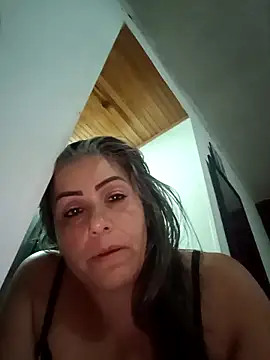 maynor_1998's Live XXX Chat