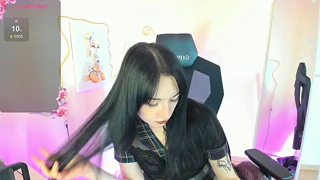 AliceeinWonderlanddd webcam show