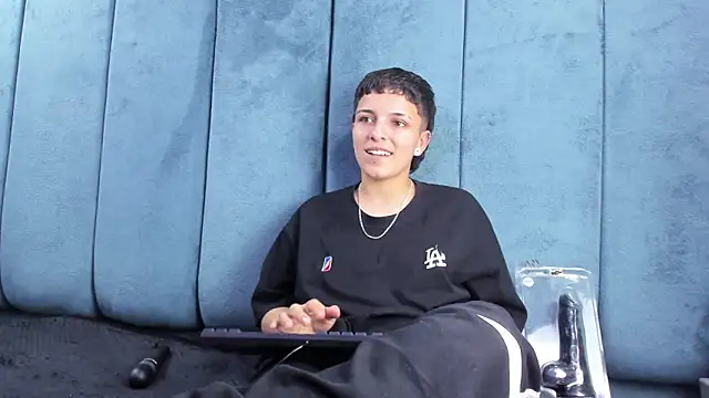 Megan_Thompson_ Live XXX-Chat