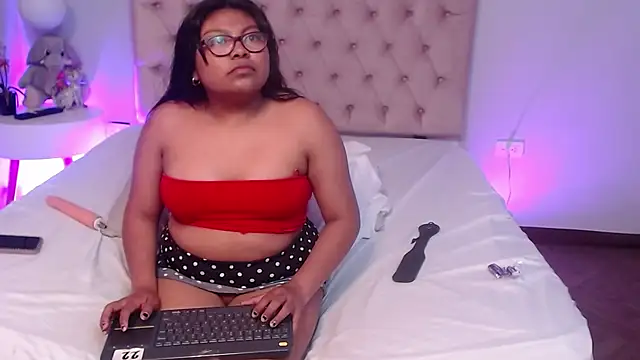 Kiri_Black_'s Live XXX Chat