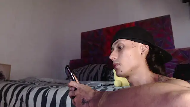 dupsom1112's Webcam Show