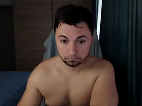 Pokazy przed kamerką – HankMalone