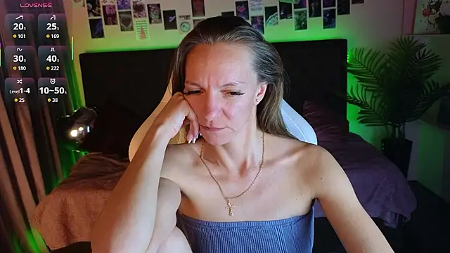 Jesica_mooon Chat XXX in diretta