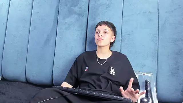 Megan_Thompson_ Live XXX-Chat